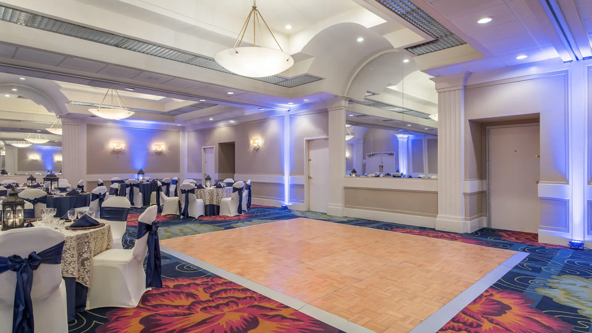 Crowne Plaza Hotel Virginia Beach-Norfolk By Ihg 4*,  United States